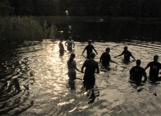 Chrzest uczniów Jezusa na Zjeździe Megakościoła – wrzesień 2019