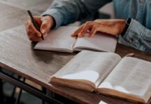 JAK ZACZĄĆ CZYTAĆ BIBLIĘ? Darmowy kurs online